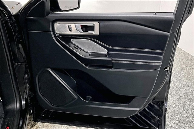 Used 2020 Ford Explorer ST w/ Premium Technology Package image 30