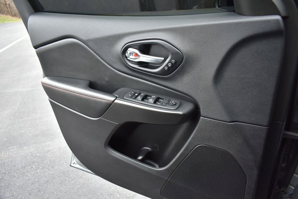 Used 2022 Jeep Cherokee Trailhawk w/ Sun, Sound & Nav Group image 25