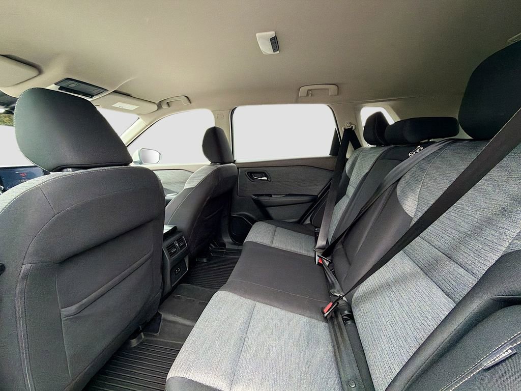 Used 2021 Nissan Rogue SV image 22