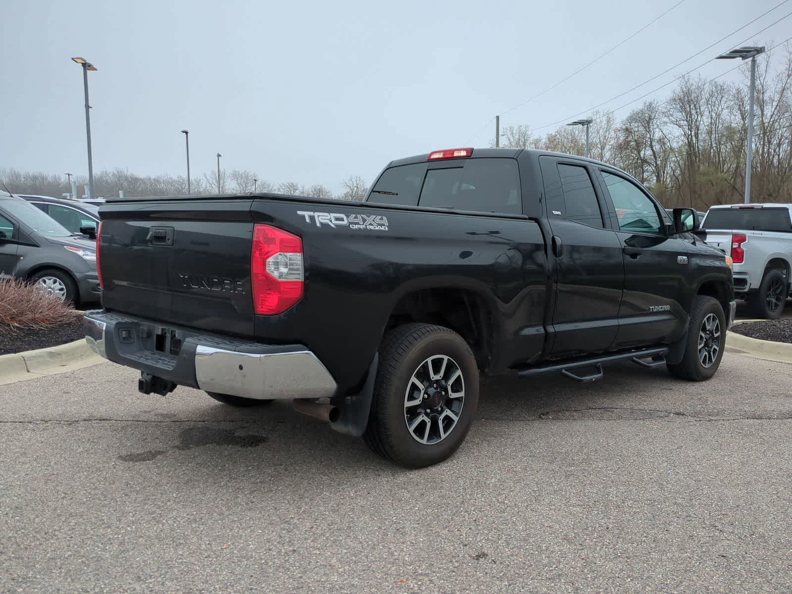Used 2017 Toyota Tundra SR5 AWD/4WD image 8