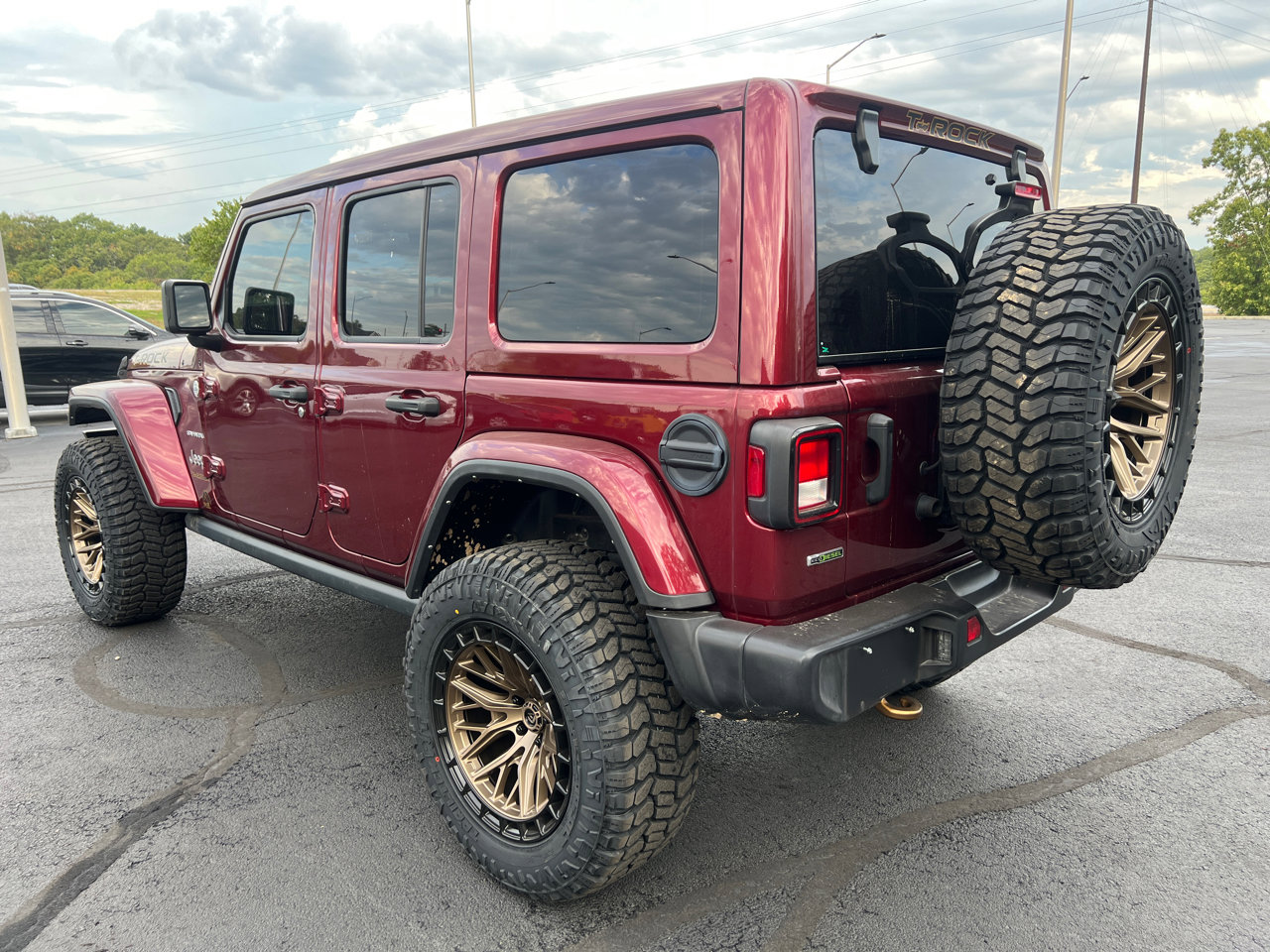Used 2021 Jeep Wrangler Unlimited Sahara image 2