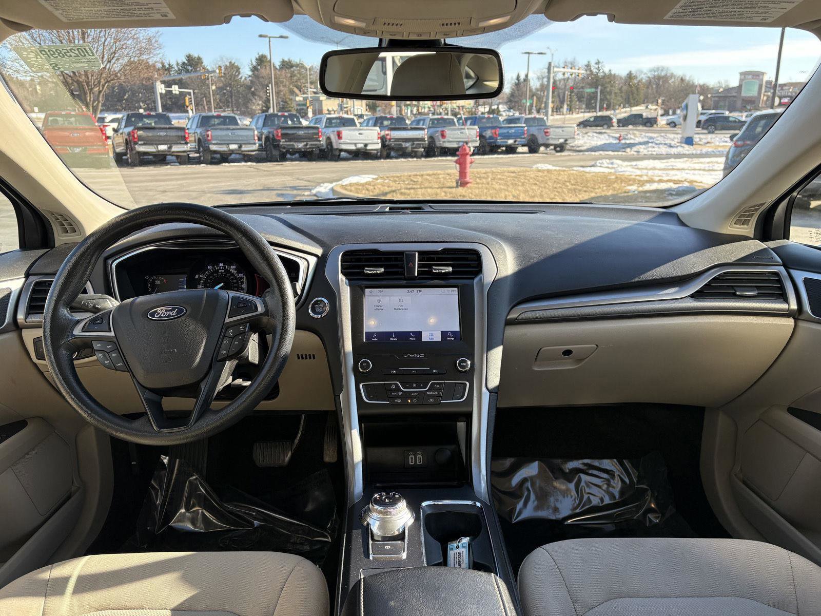 Used 2020 Ford Fusion SE image 7