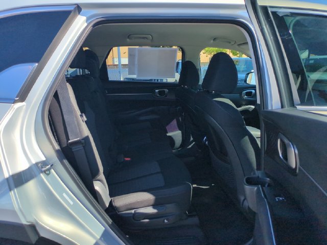 Certified 2026 Kia Sorento LX FWD image 29