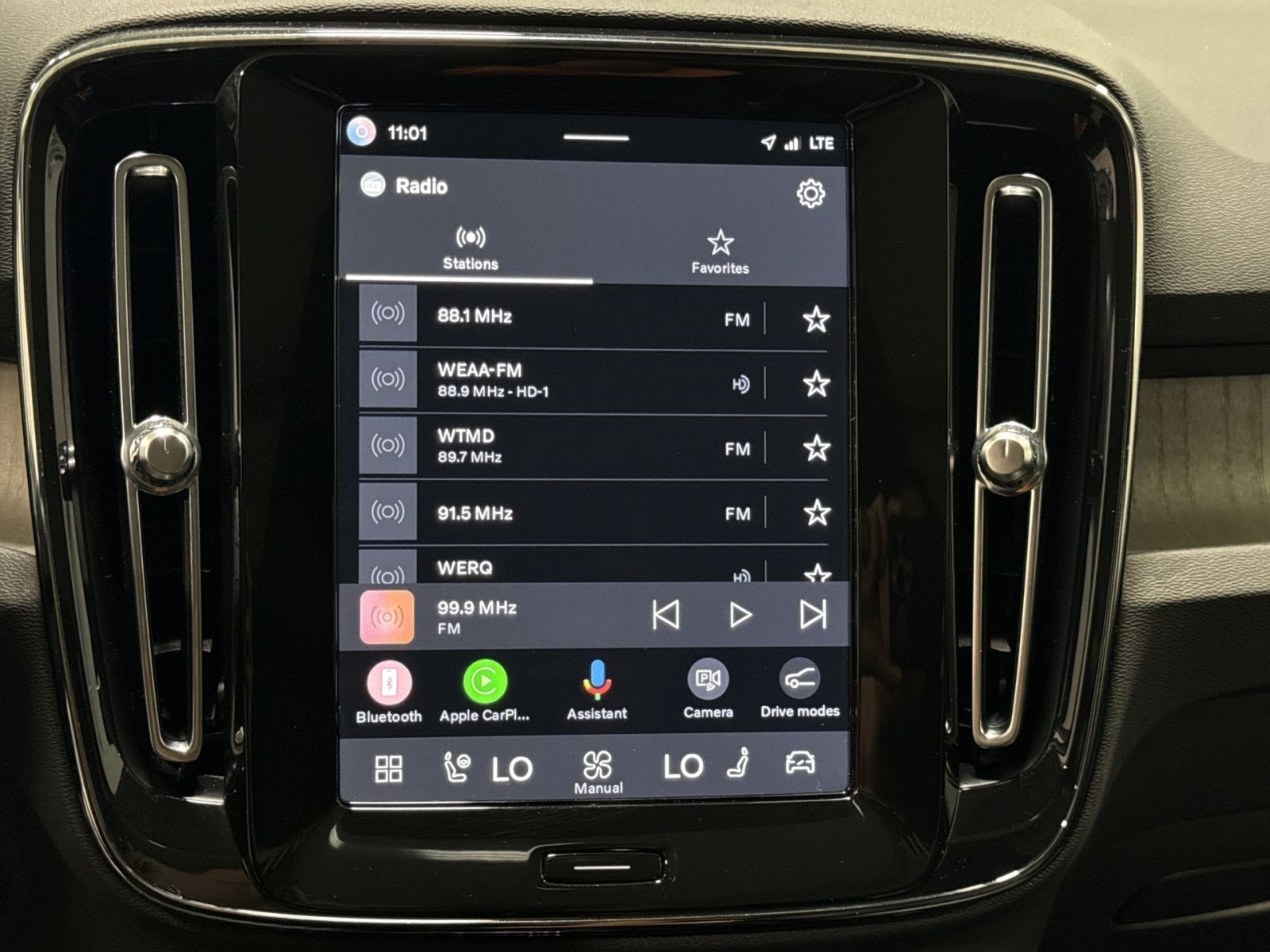 Certified 2023 Volvo XC40 B5 Plus w/ Protection Package Premier AWD/4WD image 26