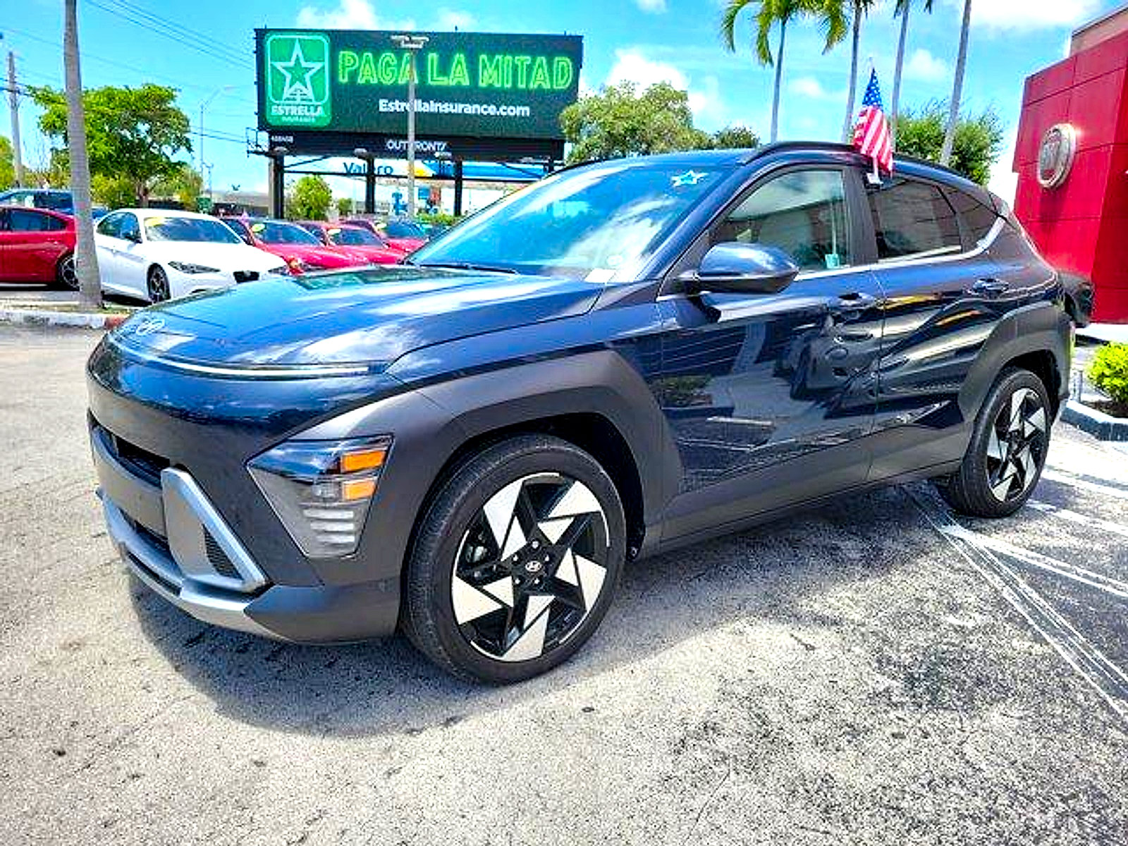 Used 2024 Hyundai Kona Limited FWD image 3