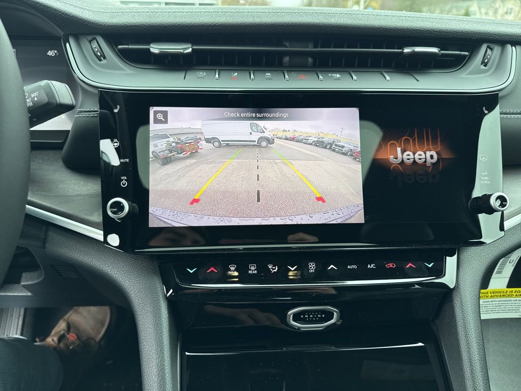 New 2026 Jeep Grand Cherokee Altitude image 14