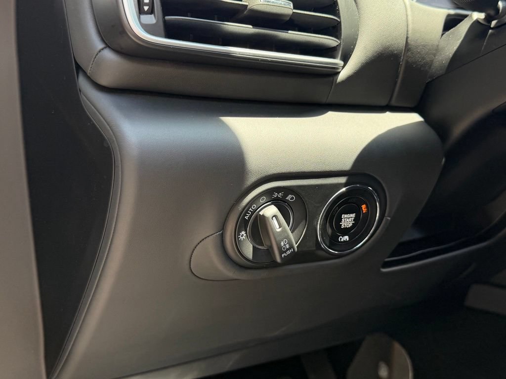 Used 2022 Maserati Levante Modena AWD/4WD image 28