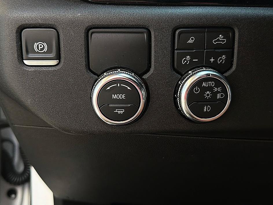 Used 2025 GMC Sierra 1500 SLT RWD image 19