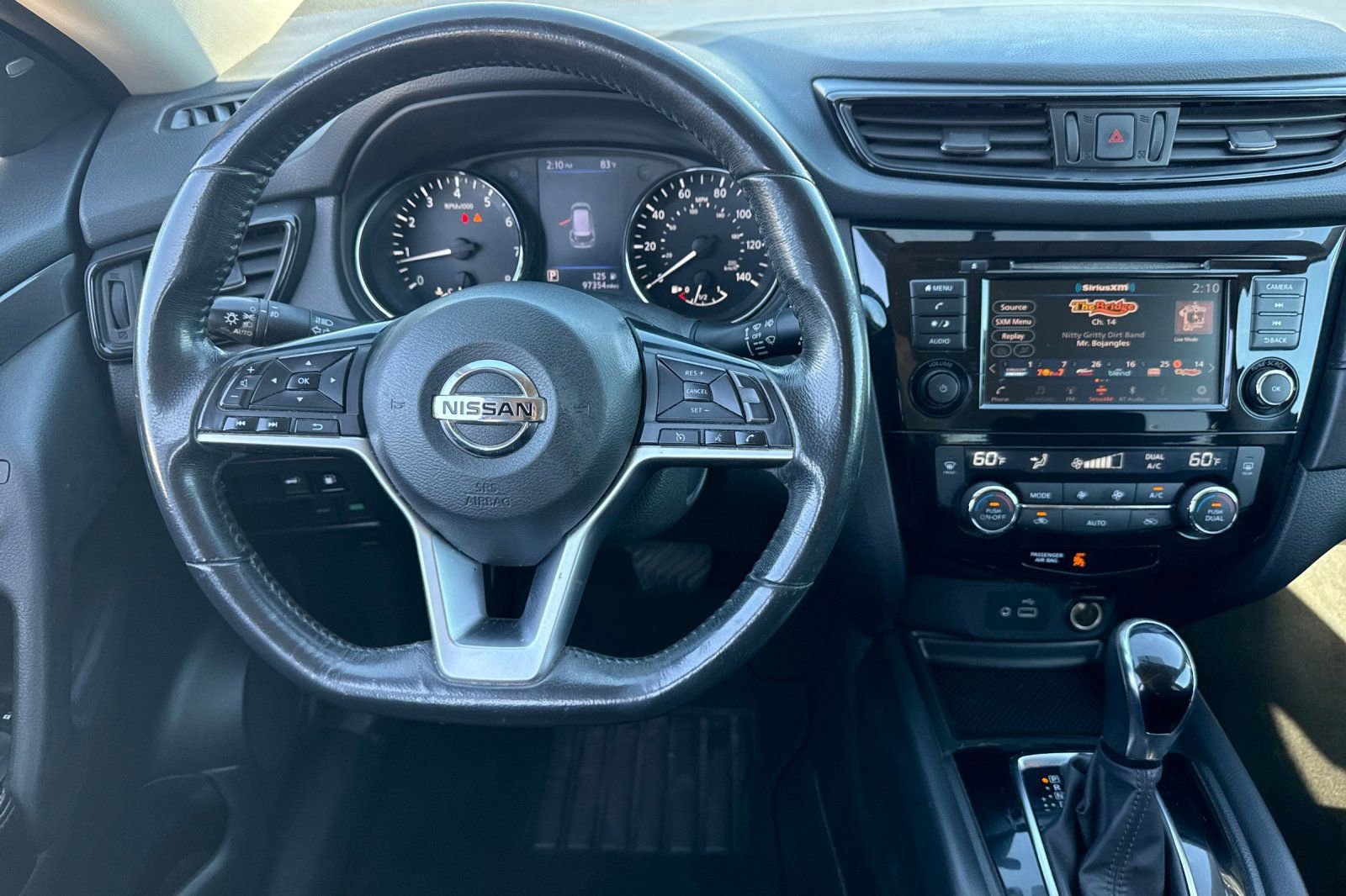 Used 2018 Nissan Rogue SV image 11