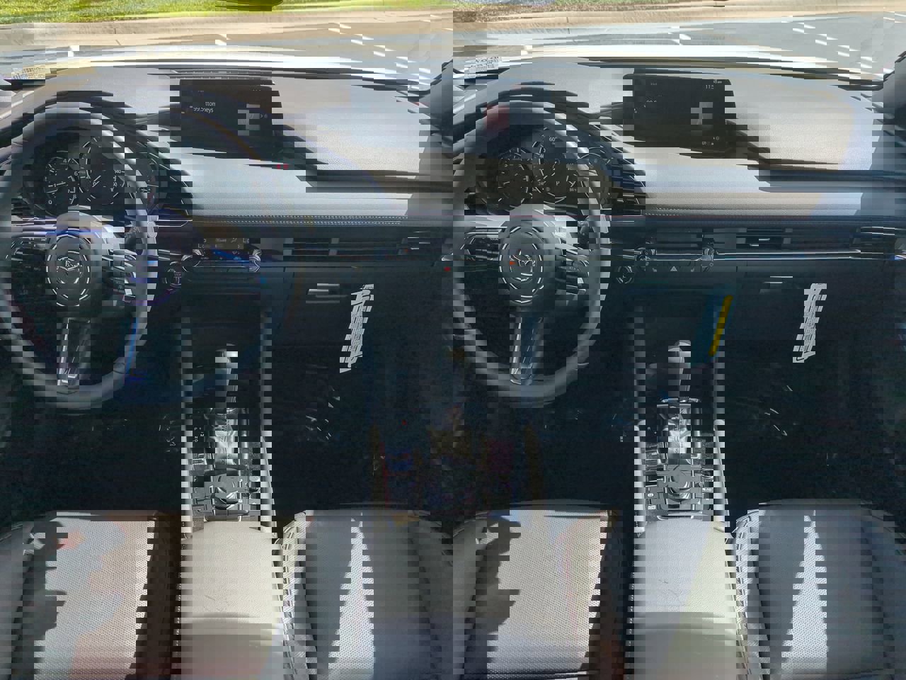 New 2025 MAZDA MAZDA3 Hatchback w/Premium Plus Pkg image 15