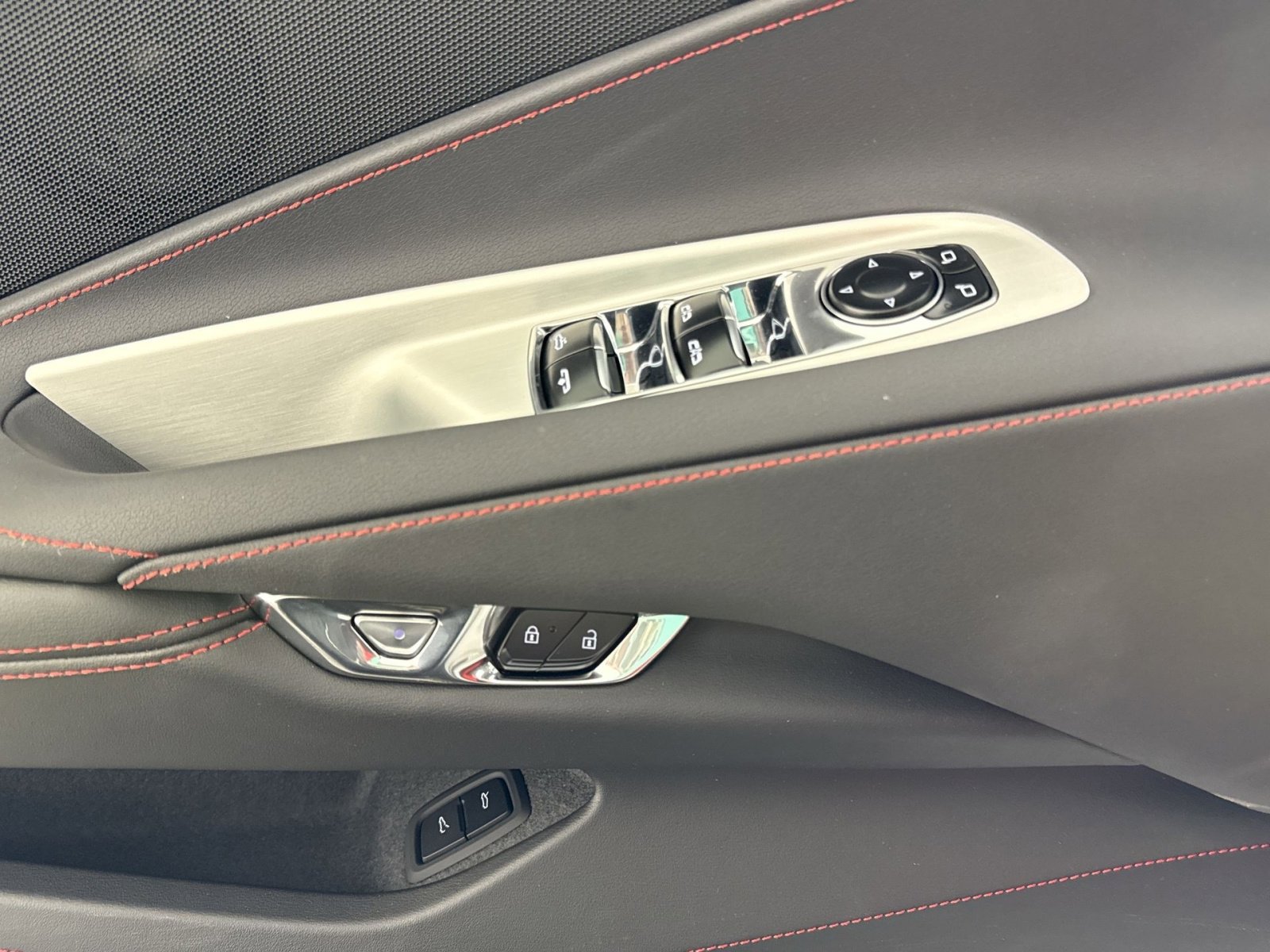 New 2025 Chevrolet Corvette E-Ray w/ Battery Protection Package image 15