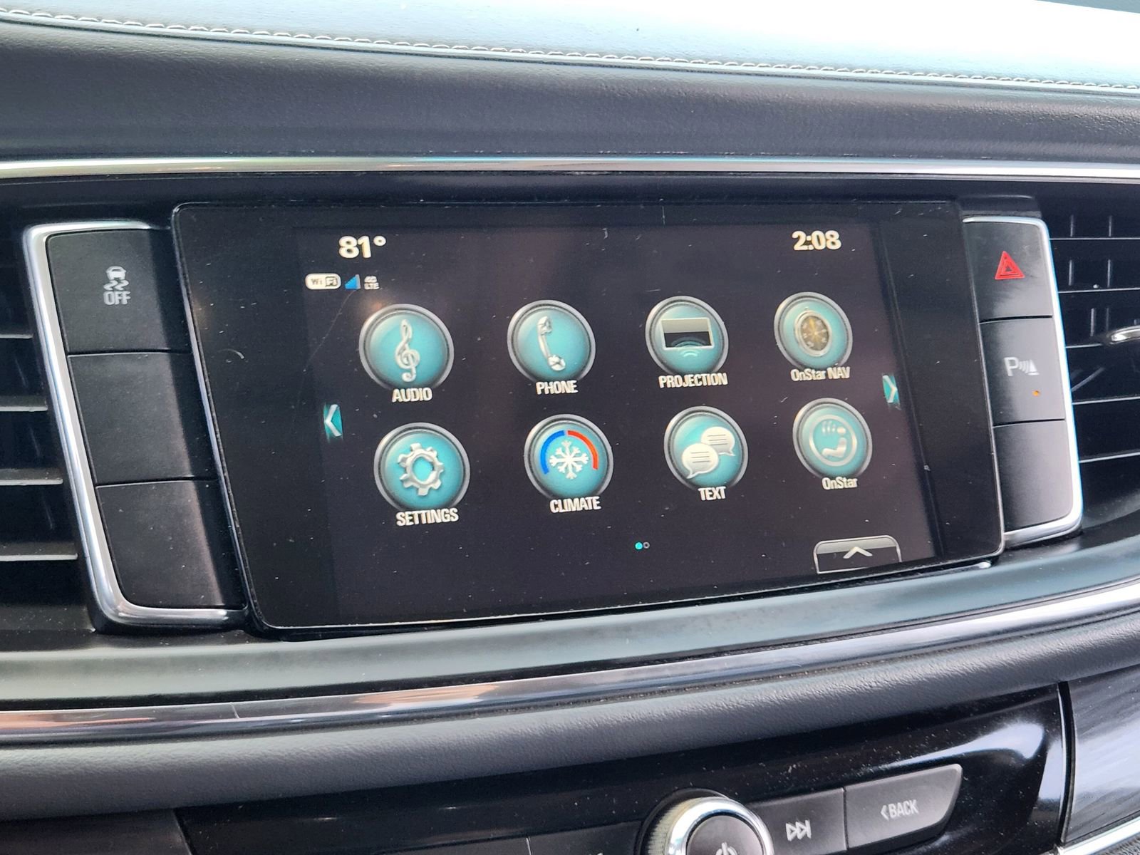 Used 2019 Buick Enclave Essence FWD image 18