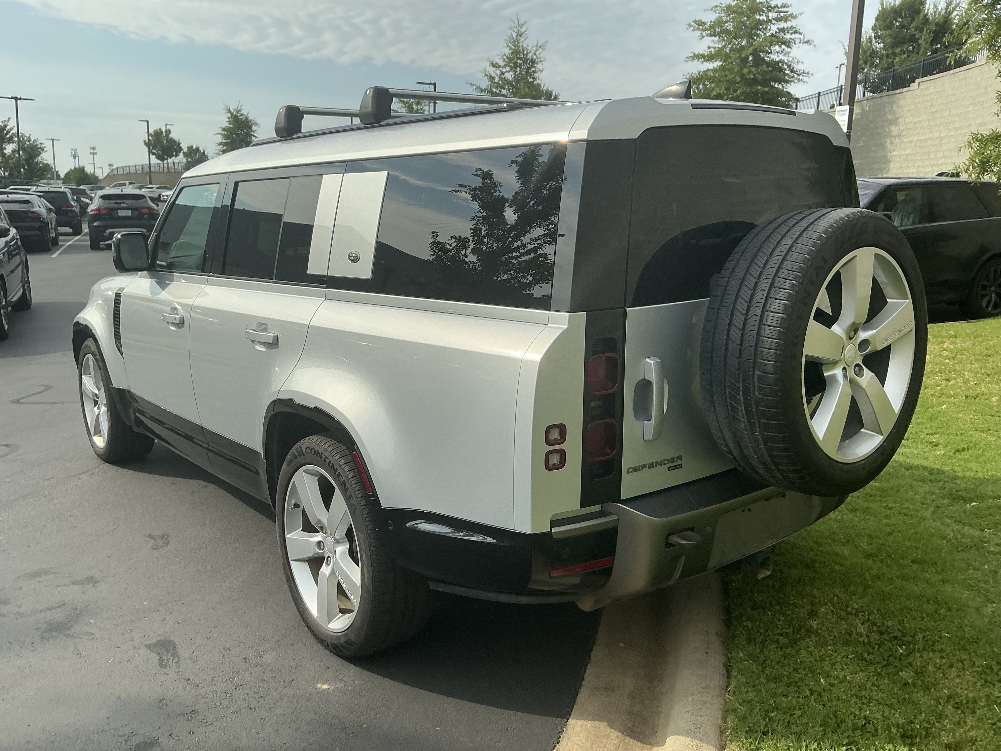 Certified 2023 Land Rover Defender 130 X-Dynamic SE AWD/4WD image 5