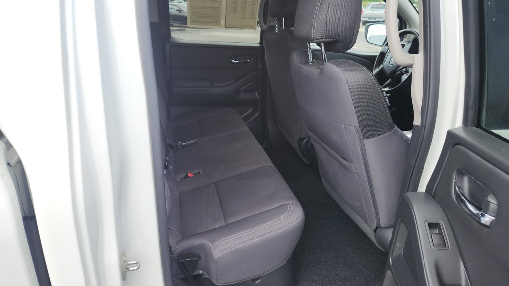 Used 2024 Nissan Frontier SV w/ SV Convenience Package AWD/4WD image 13