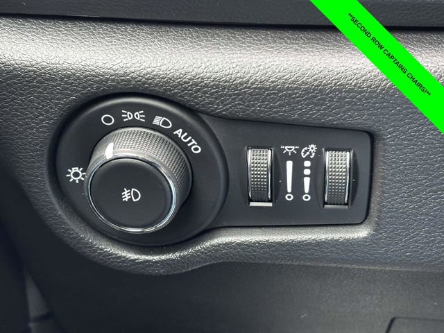 Used 2019 Chrysler Pacifica Touring-L w/ S Appearance Package image 11