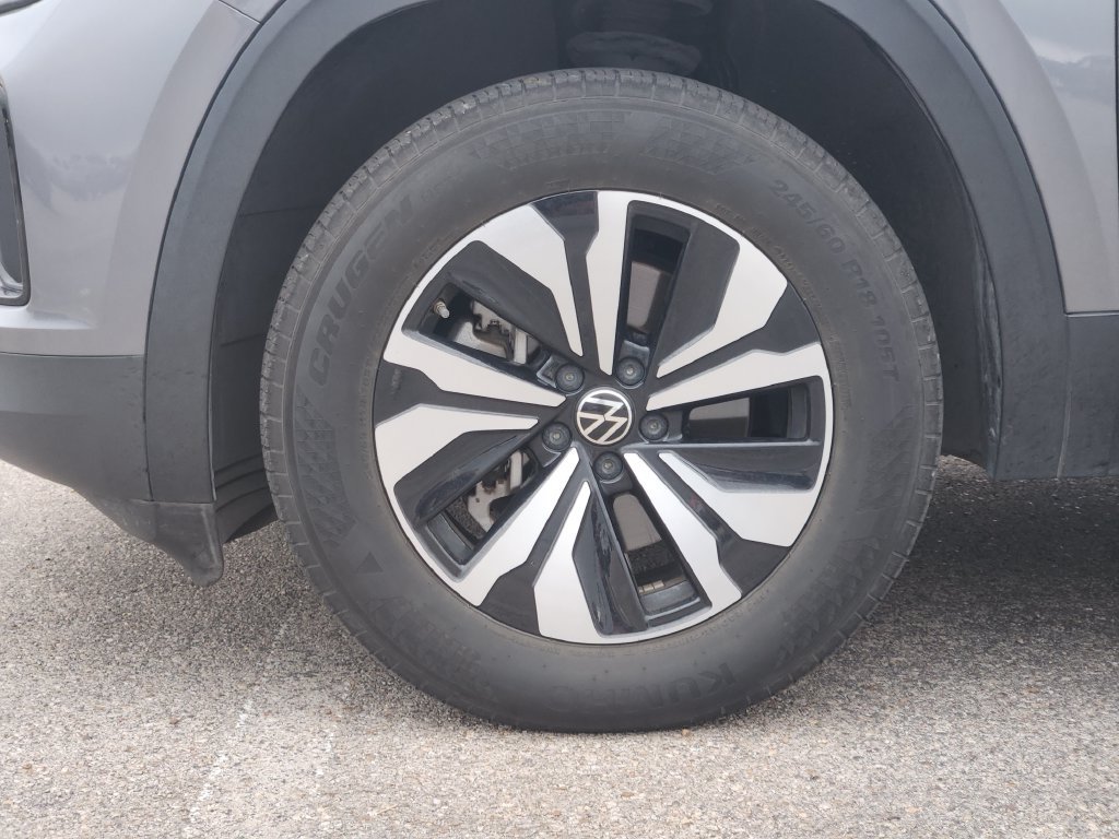 Used 2024 Volkswagen Atlas Cross Sport SE FWD image 7