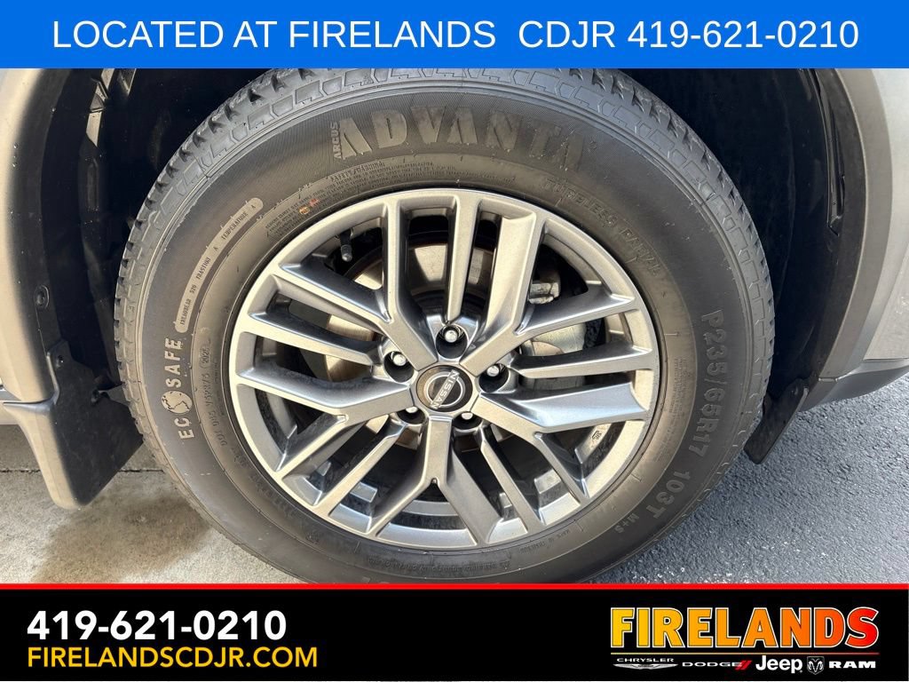 Used 2023 Nissan Rogue S AWD/4WD image 12