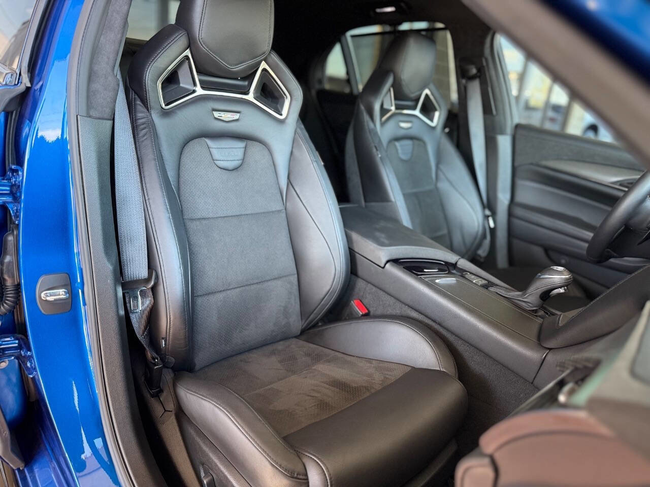 Used 2018 Cadillac CTS V w/ Luxury Package RWD image 59