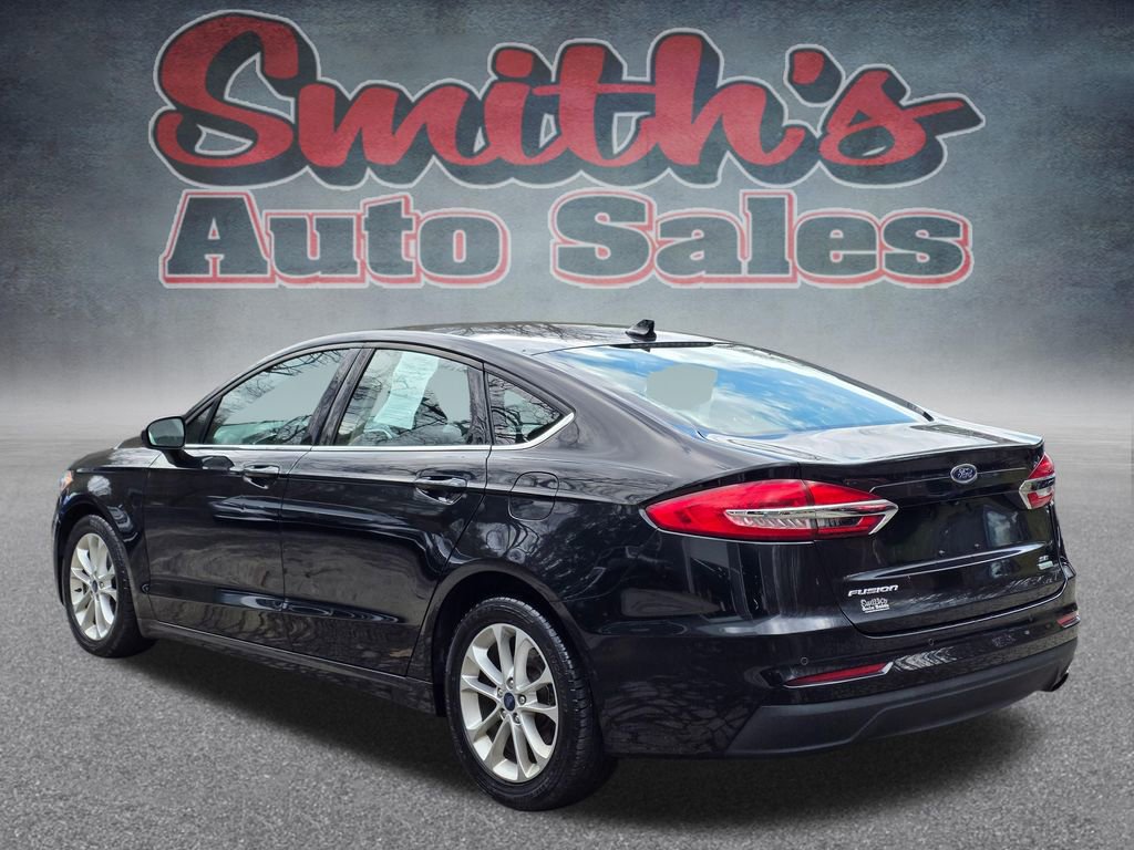 Used 2019 Ford Fusion SE image 4