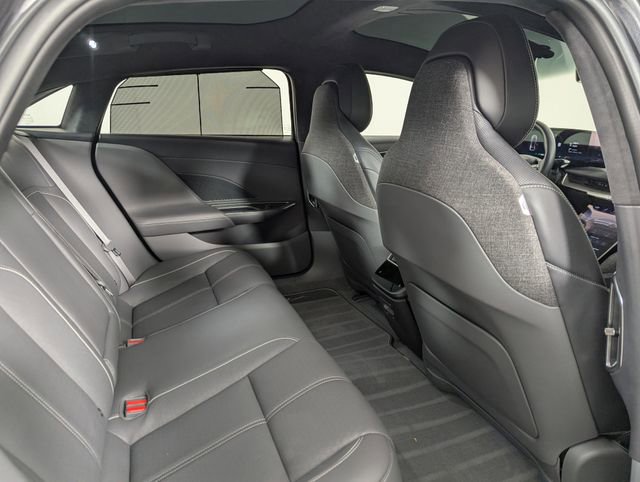 Used 2022 Lucid Air Grand Touring image 24