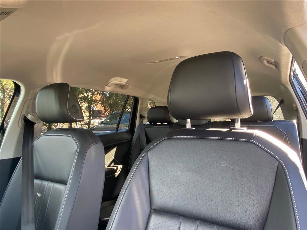 Certified 2024 Volkswagen Tiguan SE image 18