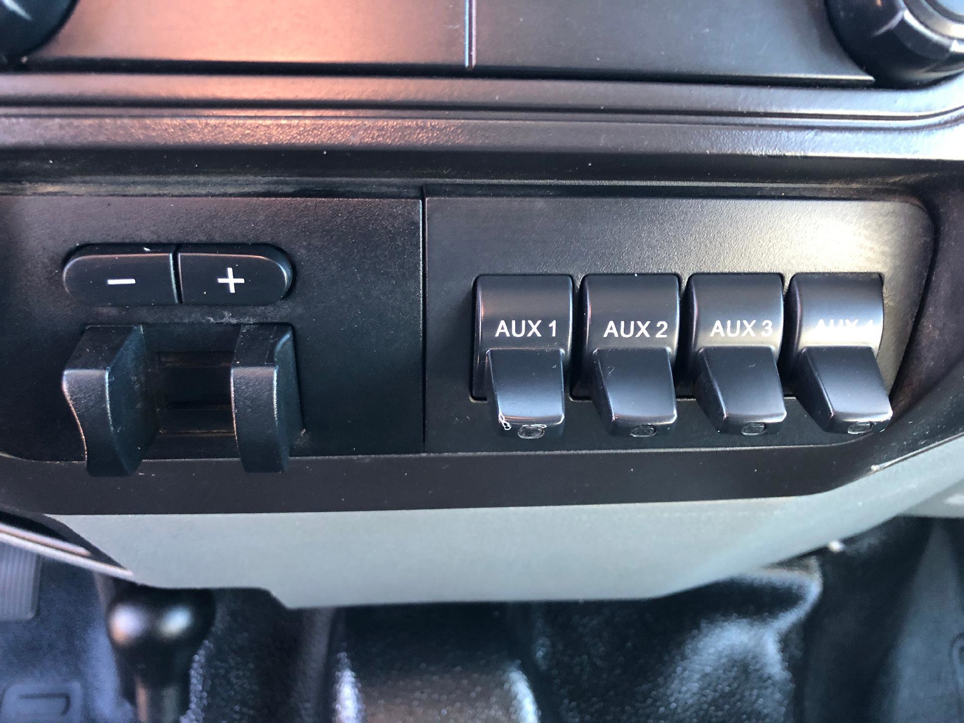 Used 2015 Ford F550 4x4 Crew Cab Super Duty image 15