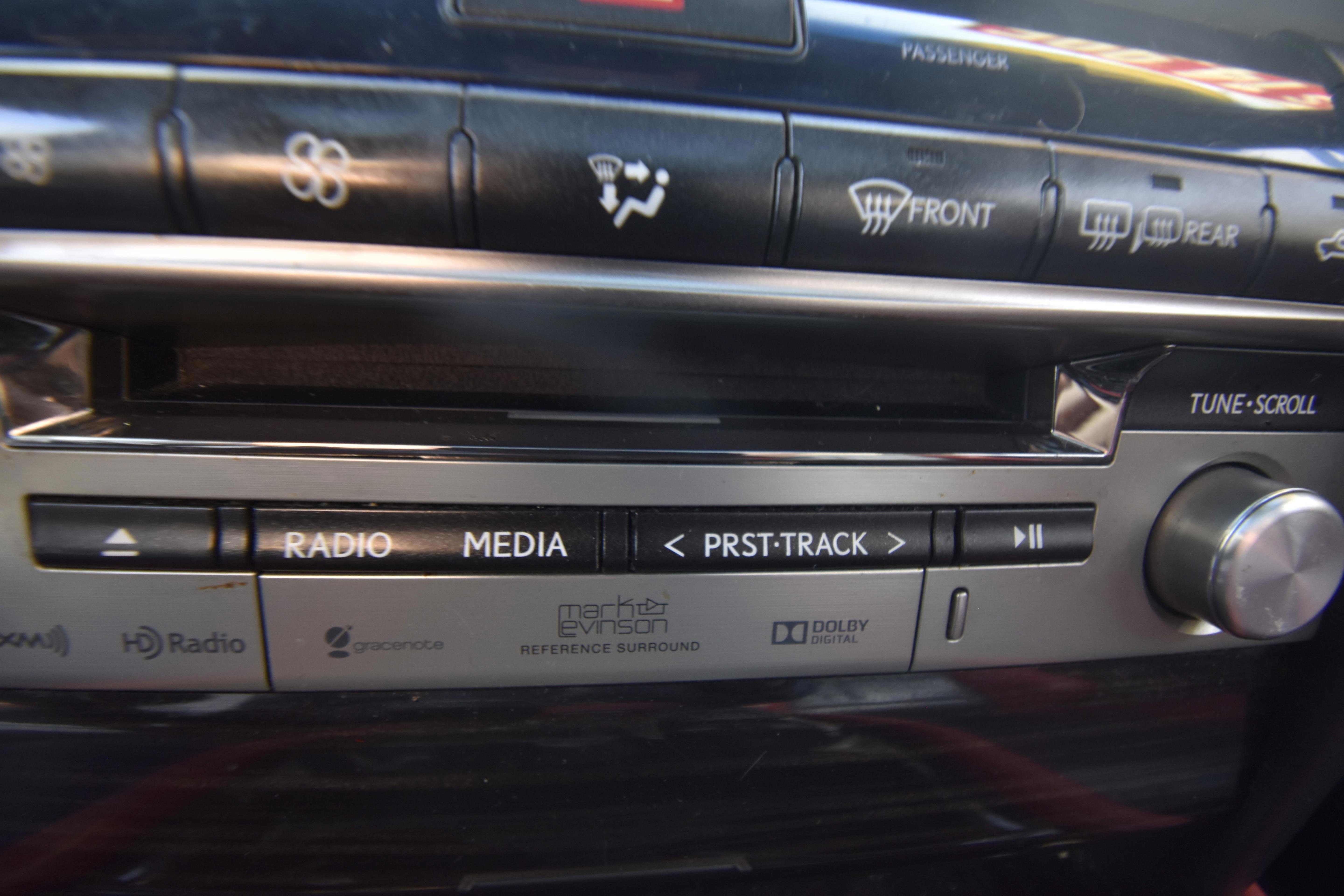 Used 2015 Lexus LS 460 AWD image 16