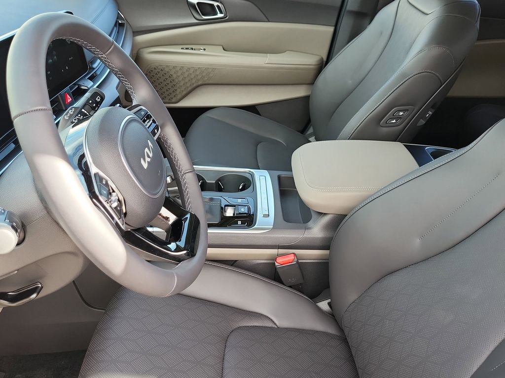 New 2026 Kia Carnival EX FWD image 7