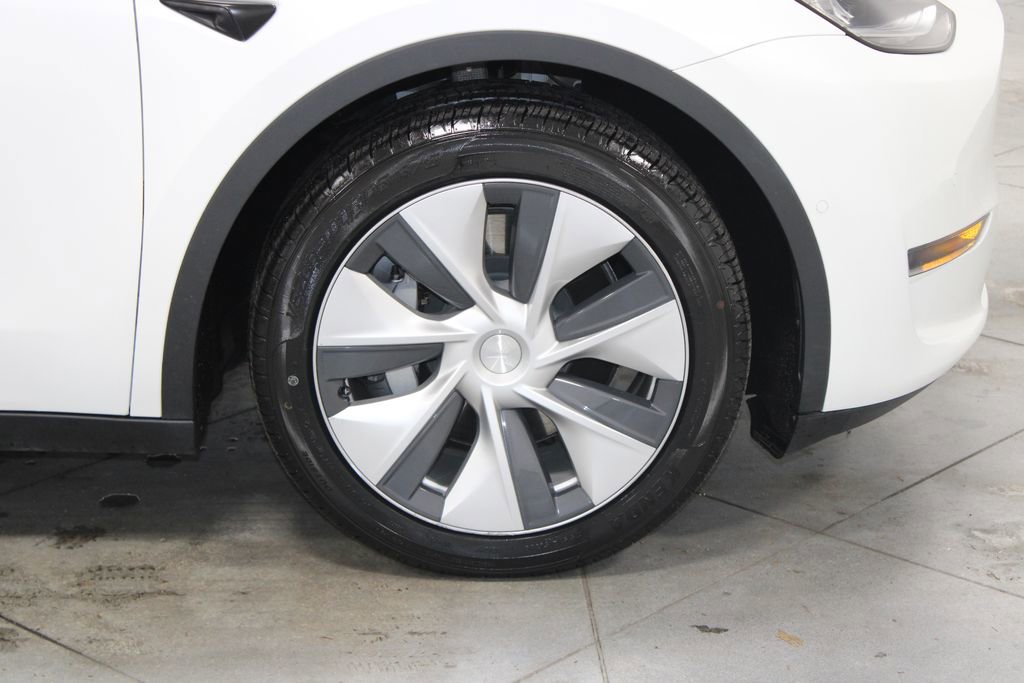 Used 2021 Tesla Model Y Long Range image 12
