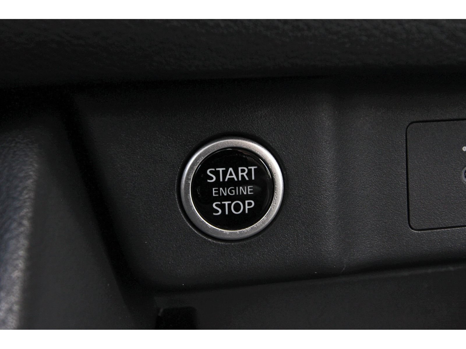 Used 2023 Nissan Rogue SV FWD image 27