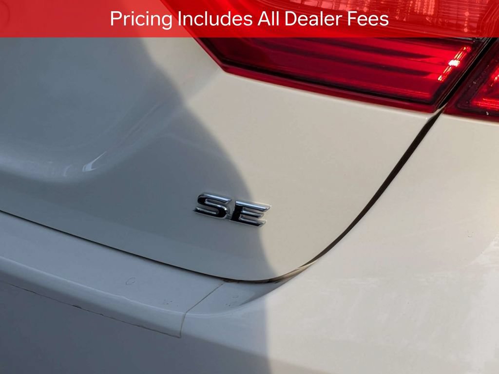 Certified 2022 Toyota Camry SE FWD image 8