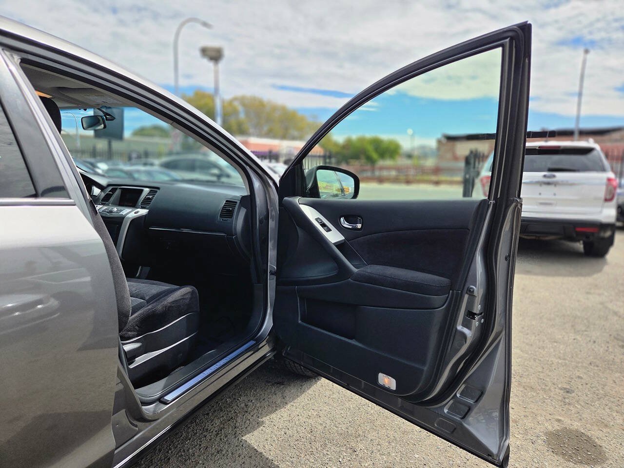 Used 2013 Nissan Murano S FWD image 29