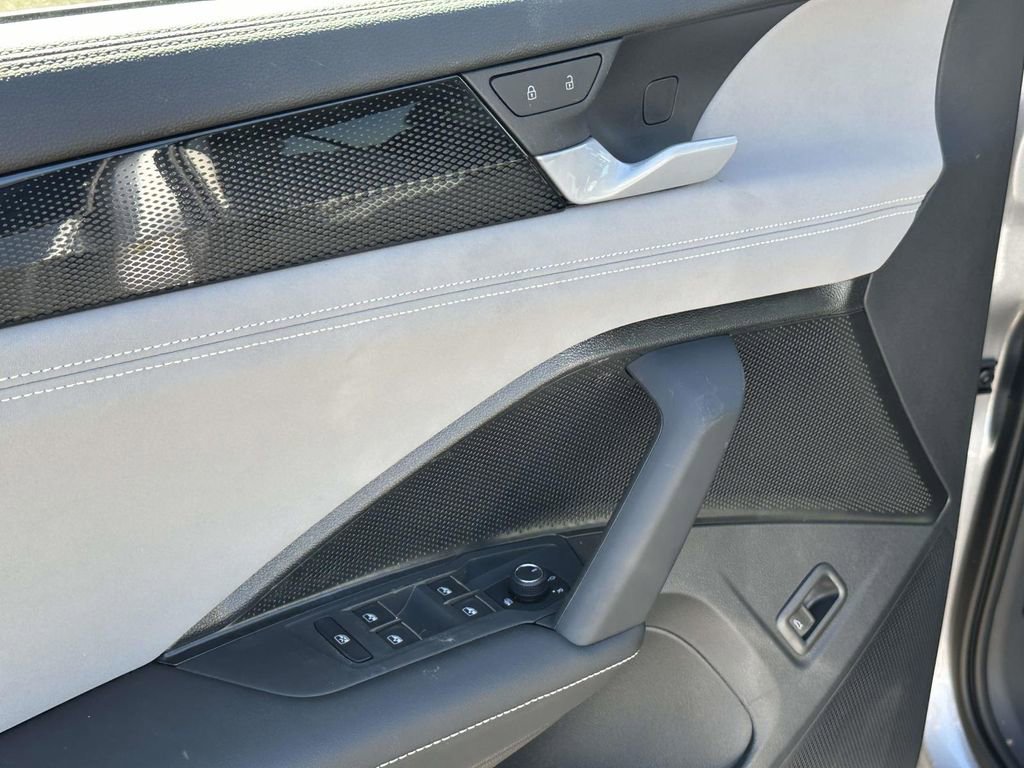 New 2026 Volkswagen Tiguan SE image 14