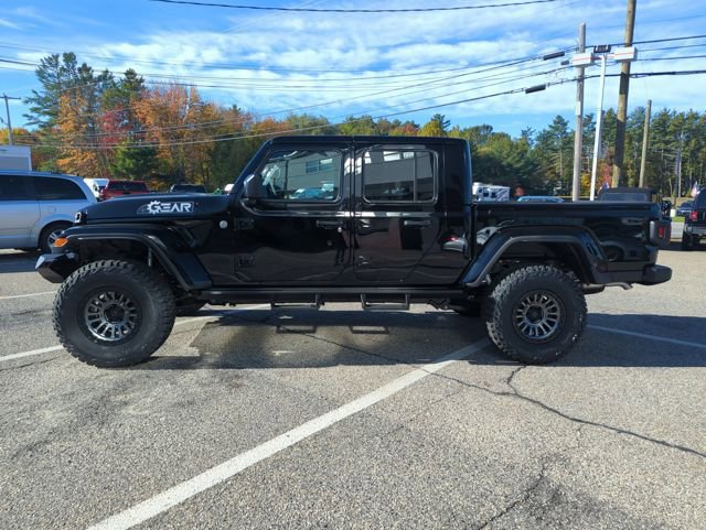 New 2025 Jeep Gladiator Sport image 2