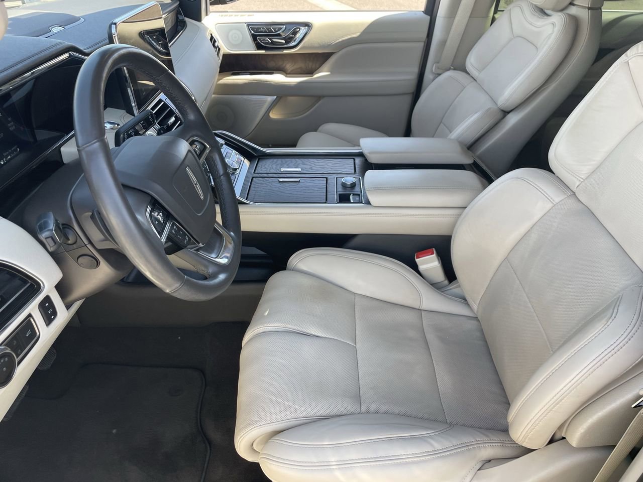 Used 2020 Lincoln Navigator Reserve w/ Luxury Package AWD/4WD image 22