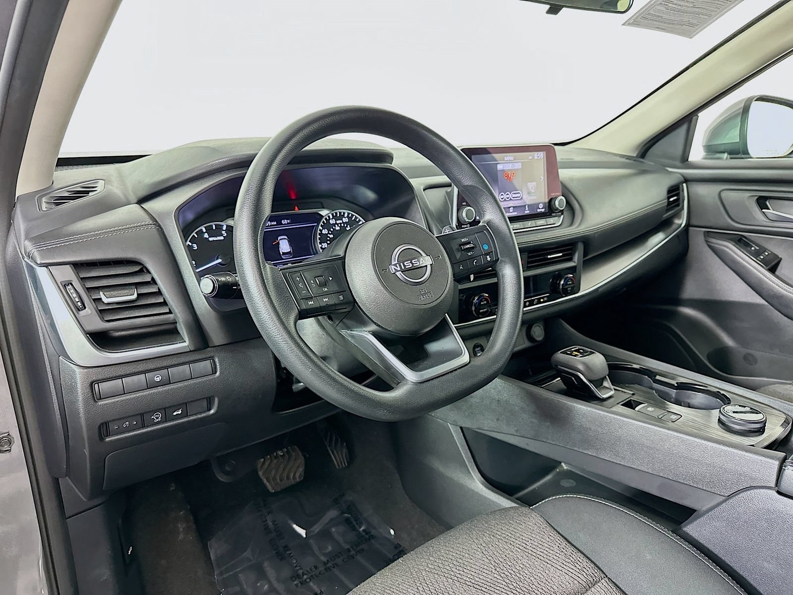 Used 2024 Nissan Rogue SV AWD/4WD image 10