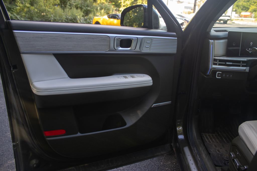 Used 2024 Hyundai Santa Fe Calligraphy image 7