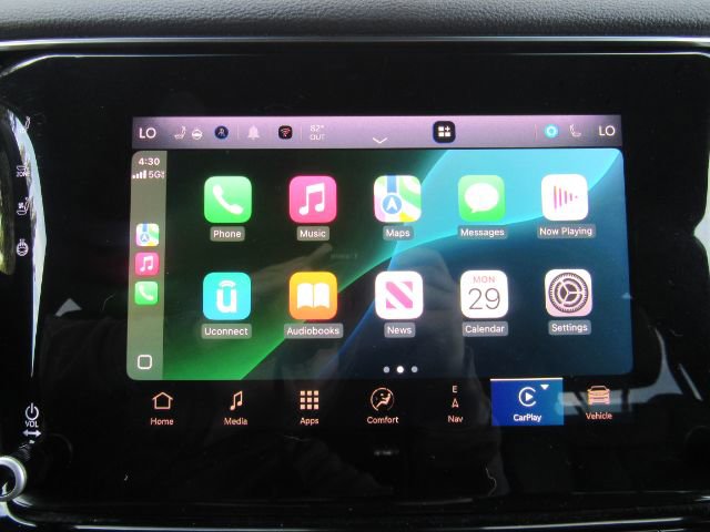 Used 2024 Jeep Wagoneer Series II w/ Flexible Seating Group image 9