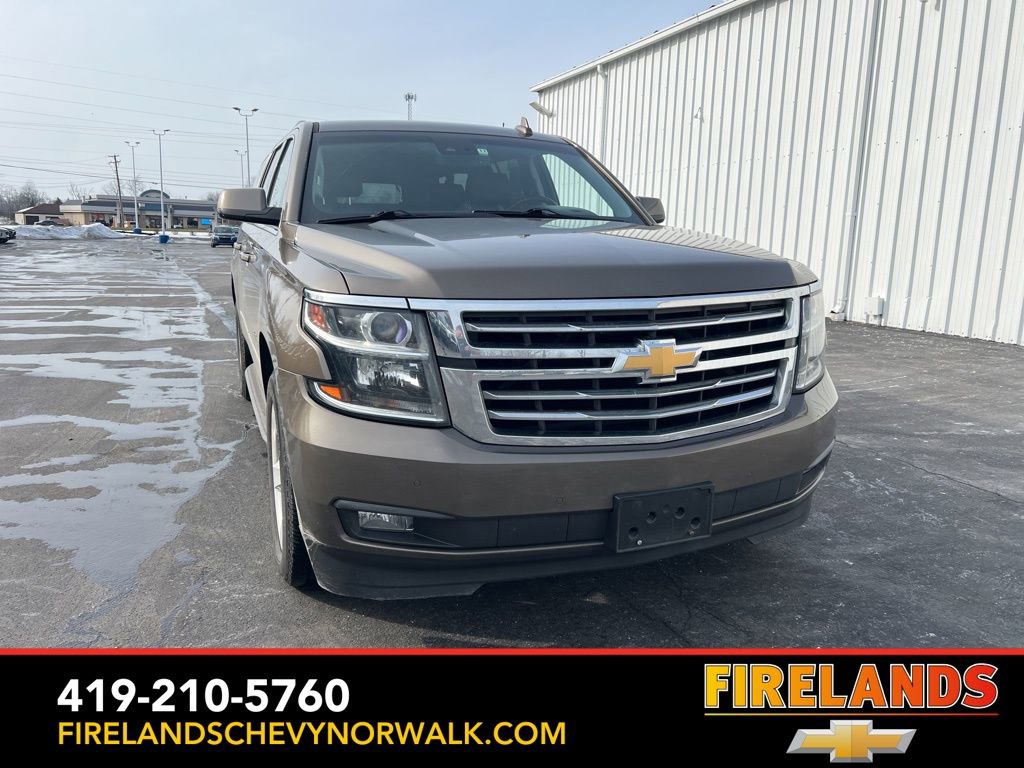 Used 2016 Chevrolet Suburban LT image 2