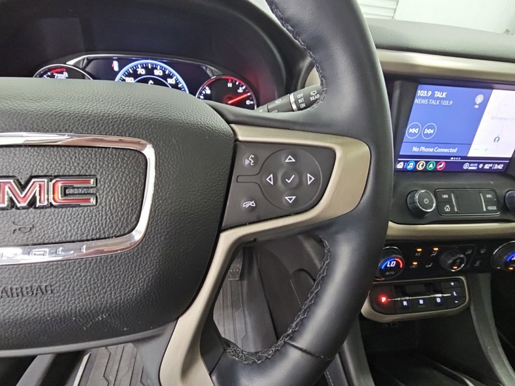 Used 2023 GMC Acadia Denali w/ Denali Ultimate Package AWD/4WD image 30