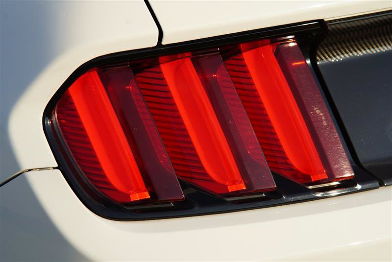 Used 2015 Ford Mustang Coupe RWD image 32