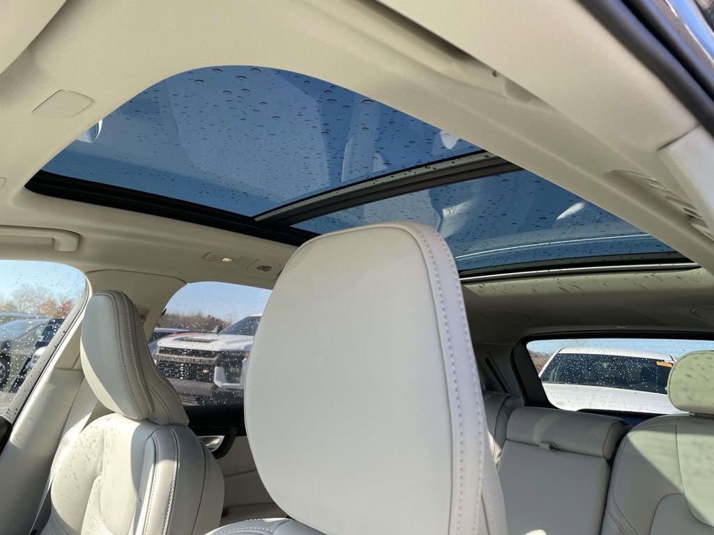 New 2026 Volvo XC60 B5 Ultra w/ Protection Package Premier image 10