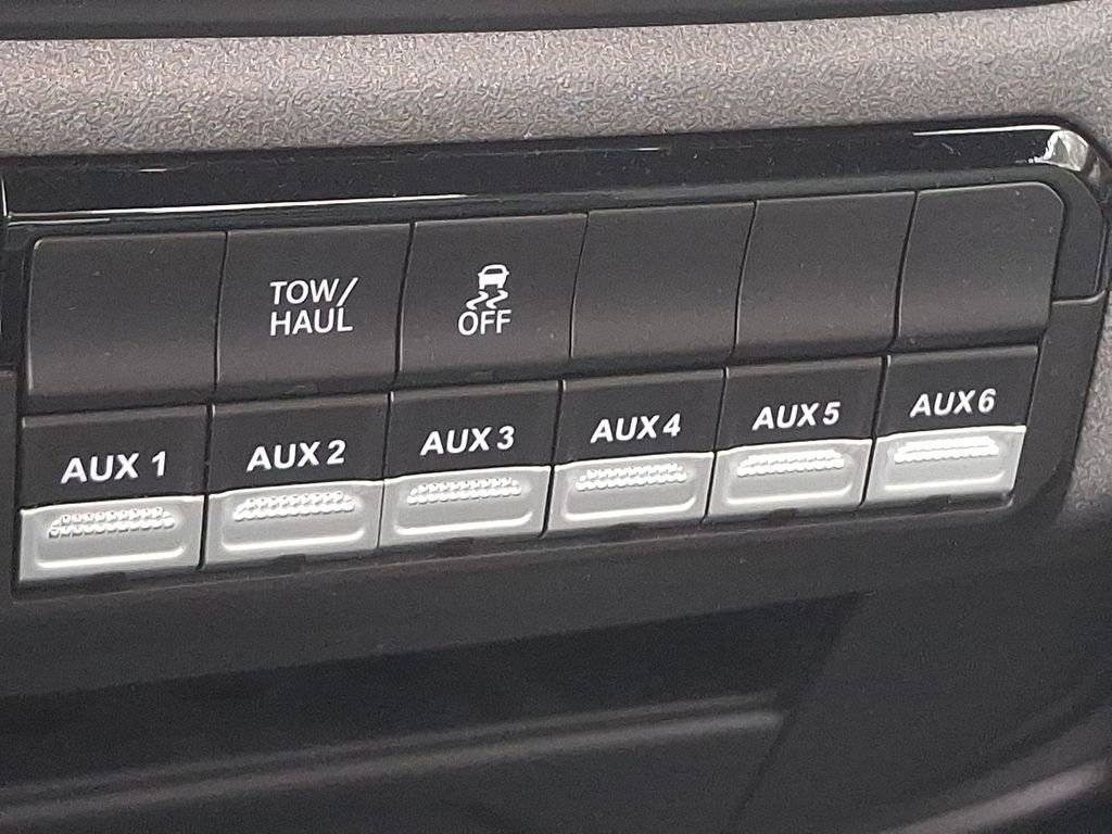 Used 2024 RAM 2500 Tradesman w/ Chrome Appearance Group image 26