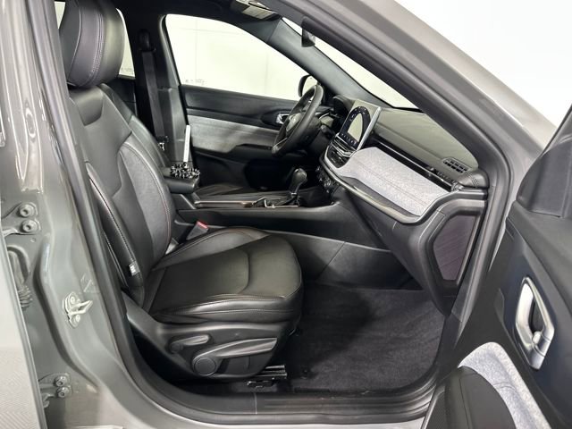 Used 2023 Jeep Compass Latitude image 28