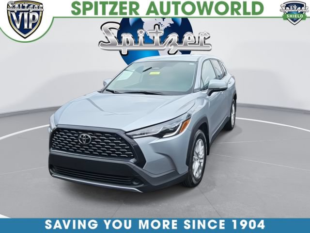 Used 2024 Toyota Corolla Cross LE AWD/4WD image 3