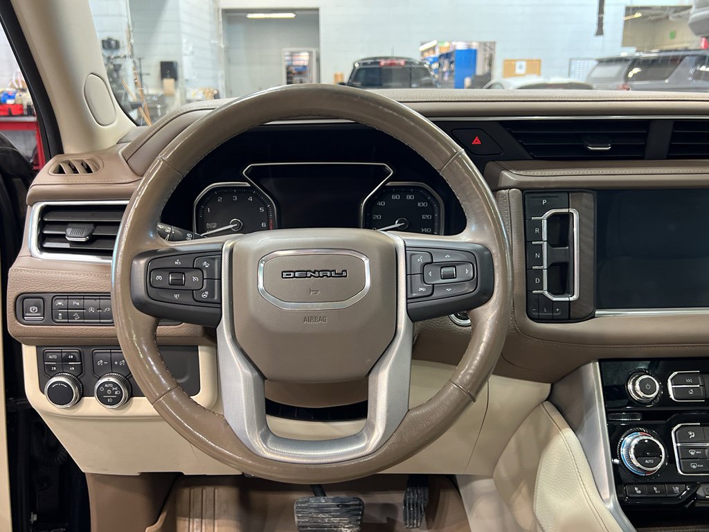Used 2021 GMC Yukon XL Denali w/ Denali Premium Package image 33