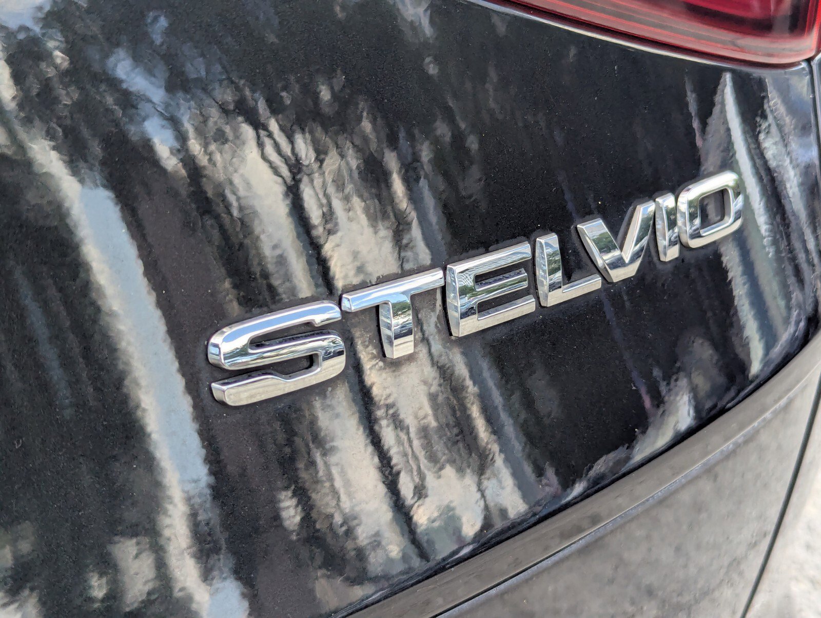 Used 2023 Alfa Romeo Stelvio Sprint RWD image 19
