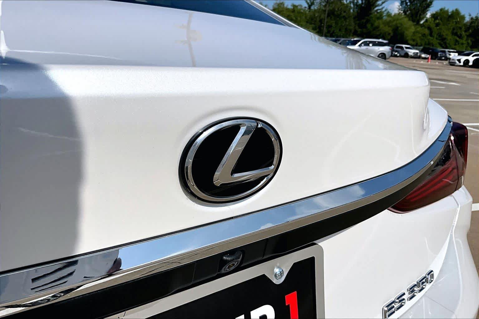 Used 2019 Lexus ES 350 w/ Premium Package FWD image 31