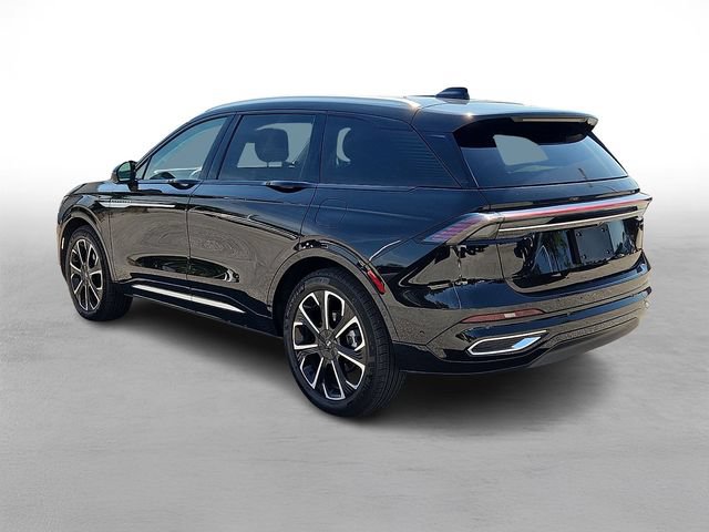 Used 2024 Lincoln Nautilus Reserve w/ Equipment Group 202A AWD/4WD image 4