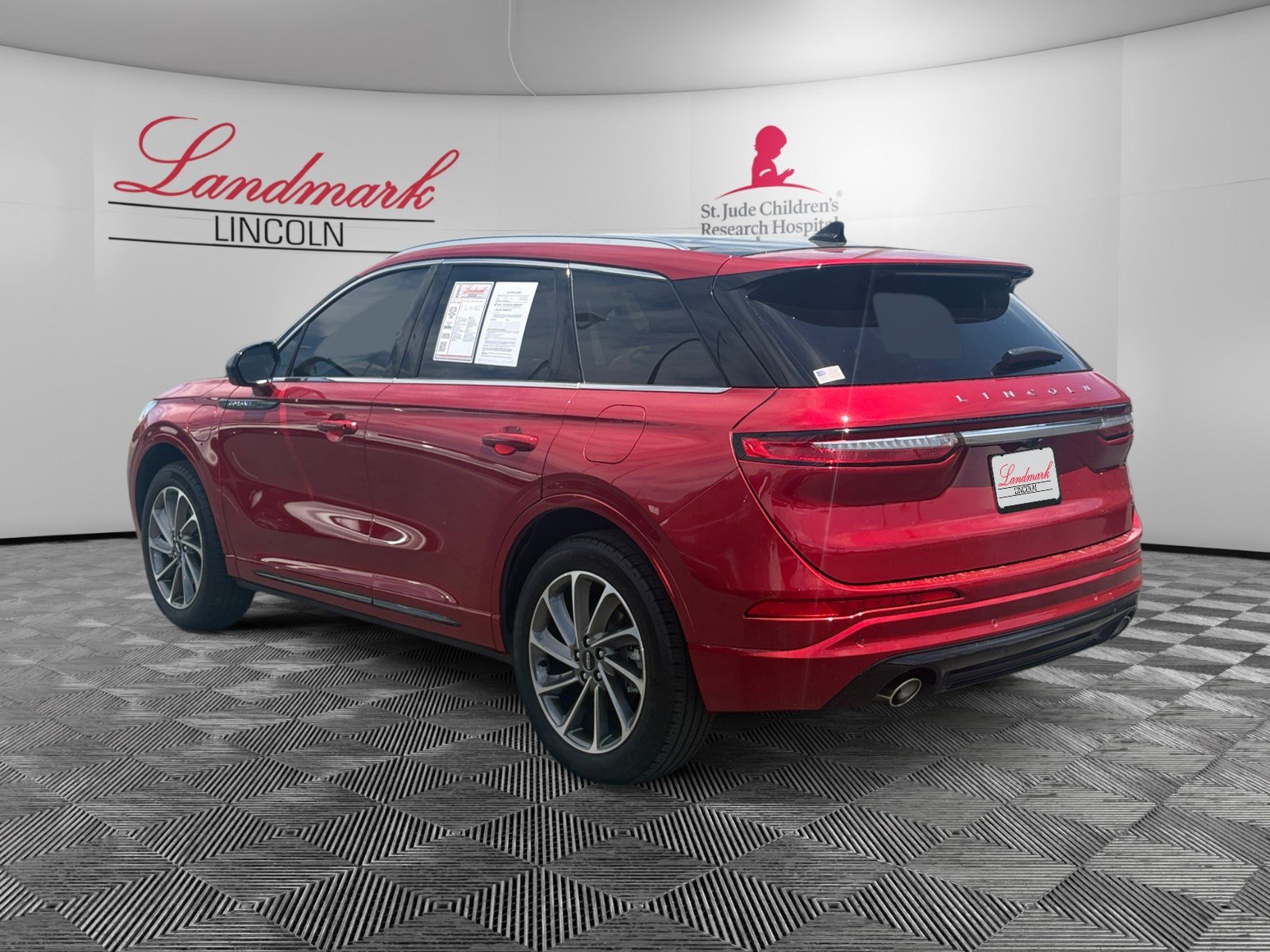 Certified 2024 Lincoln Corsair Grand Touring AWD/4WD image 3